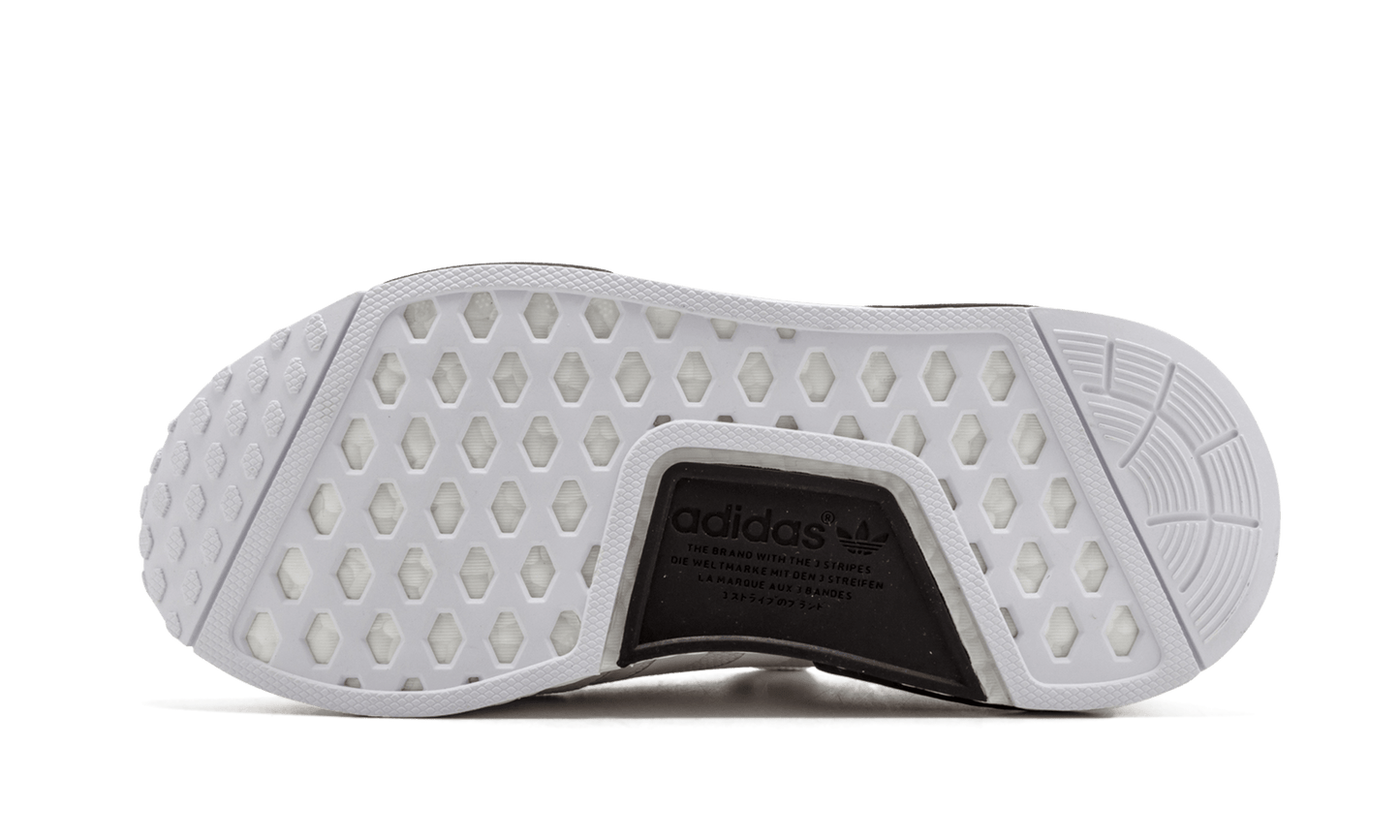 NMD_R1 "Panda"