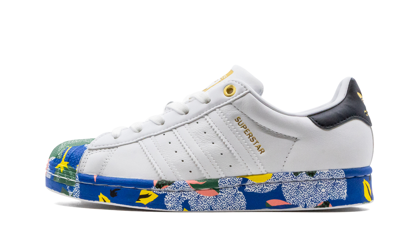 Superstar "Her Studio London"